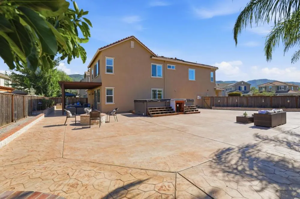 1860 Thyme Court Gilroy, CA 95020
