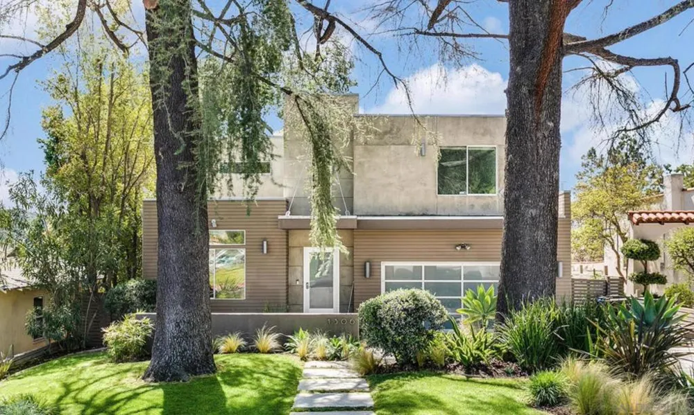 1306 Salisbury Rd La Canada Flintridge, CA 91012