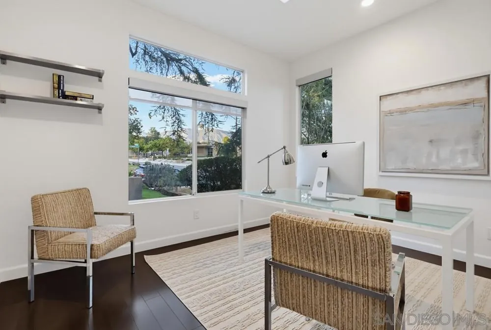 1306 Salisbury Rd La Canada Flintridge, CA 91012