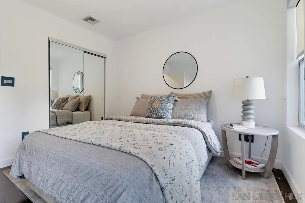 1306 Salisbury Rd La Canada Flintridge, CA 91012
