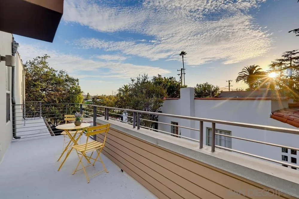 1306 Salisbury Rd La Canada Flintridge, CA 91012