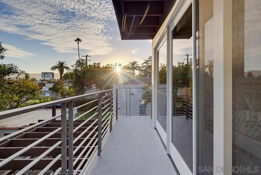 1306 Salisbury Rd La Canada Flintridge, CA 91012