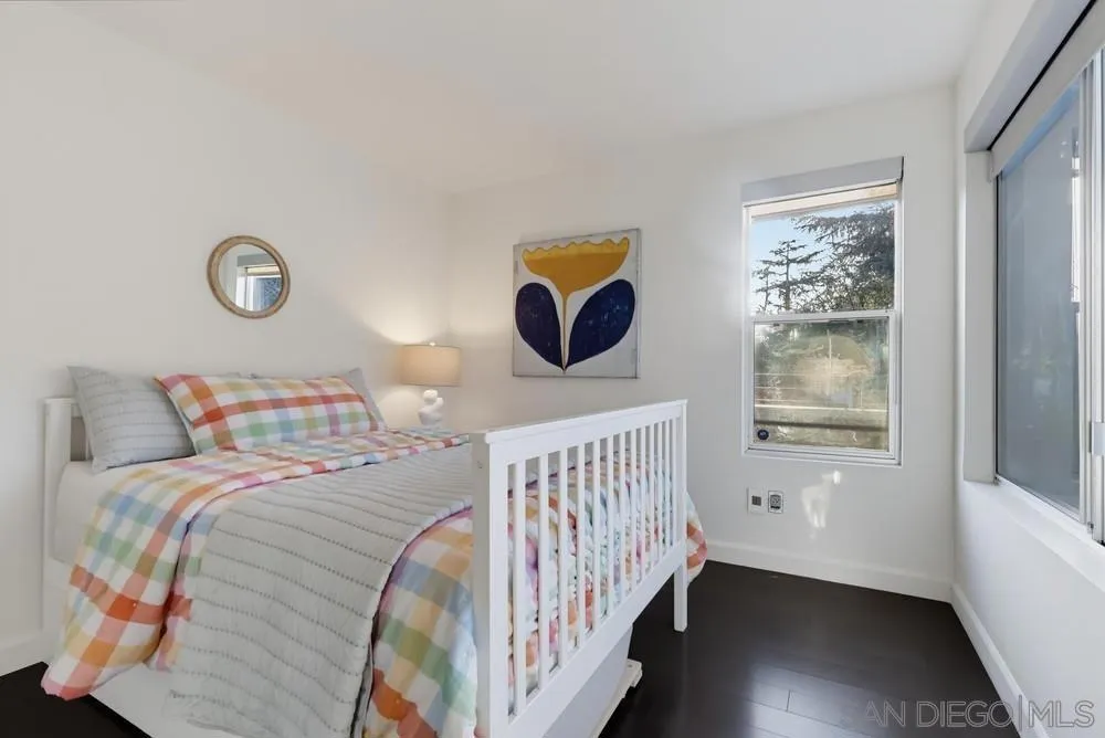 1306 Salisbury Rd La Canada Flintridge, CA 91012