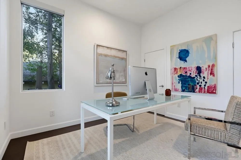 1306 Salisbury Rd La Canada Flintridge, CA 91012