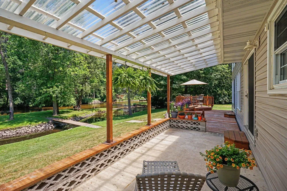 9064 E M20 Hesperia, MI 49421
