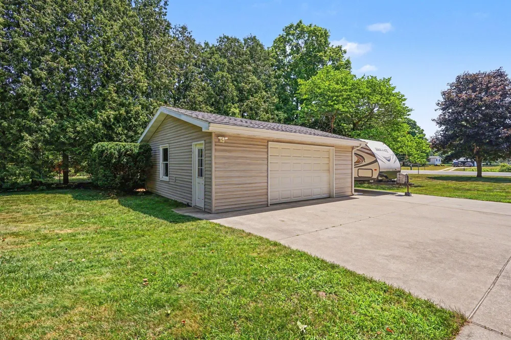 9064 E M20 Hesperia, MI 49421