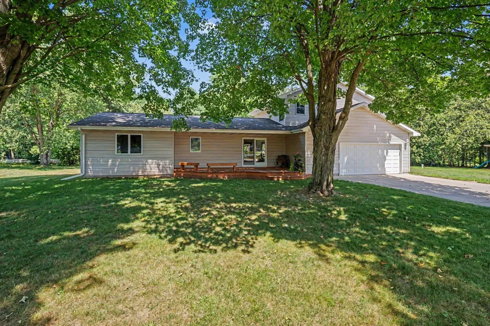 9064 E M20 Hesperia, MI 49421