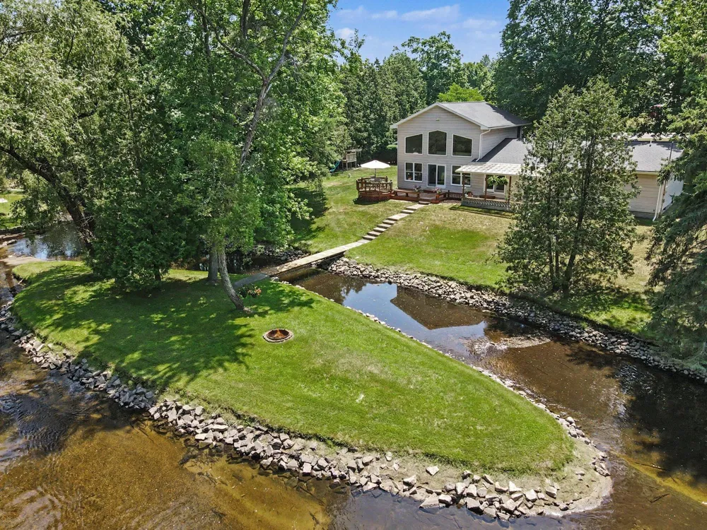9064 E M20 Hesperia, MI 49421