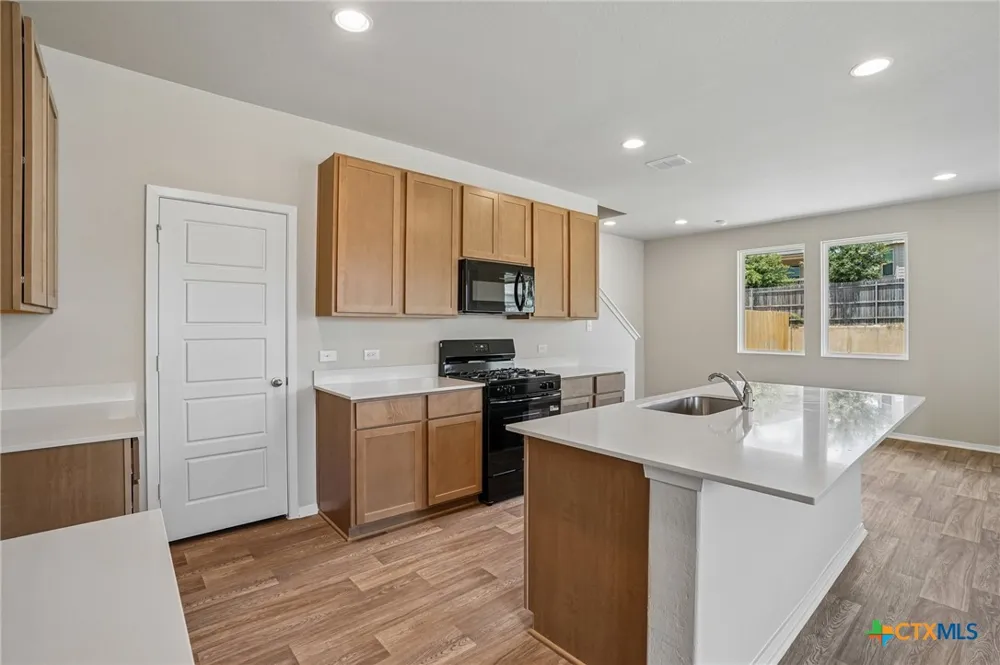 15423 Bonnethead Road San Antonio, TX 78245