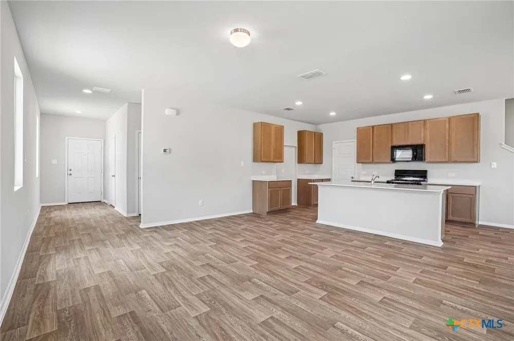 15423 Bonnethead Road San Antonio, TX 78245