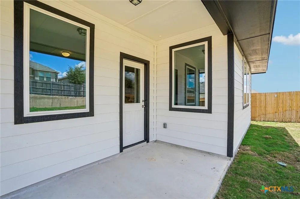 15423 Bonnethead Road San Antonio, TX 78245