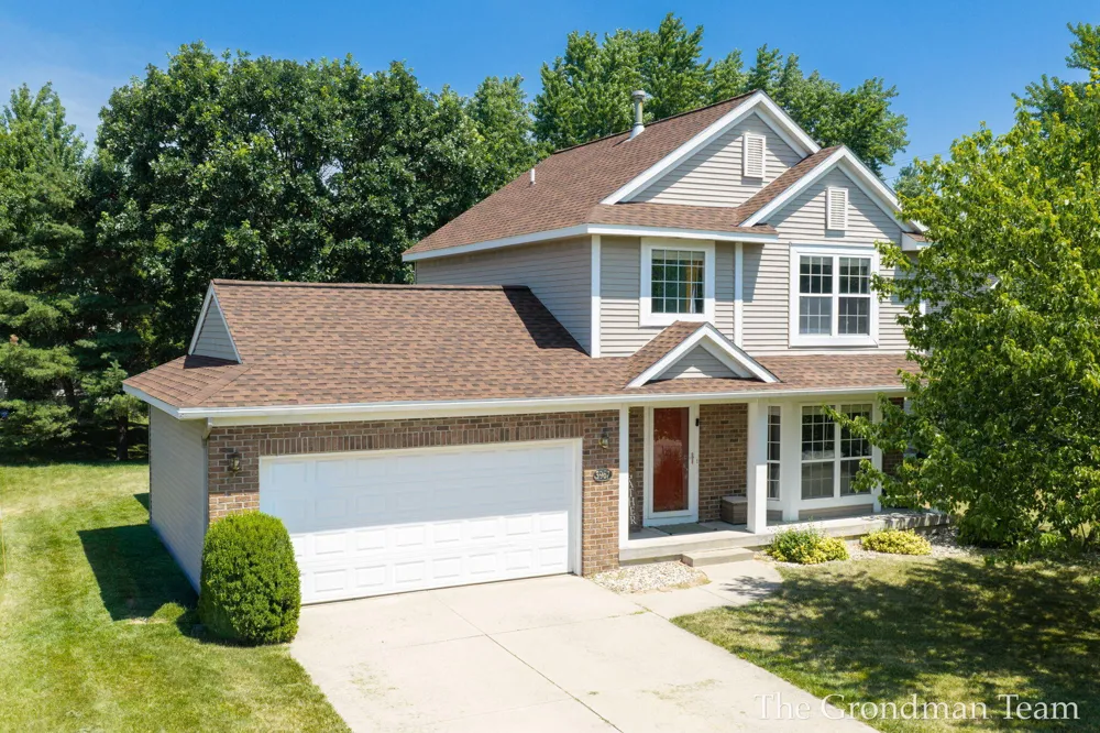 3967 E Deblaay Drive SE Kentwood City, MI 49512