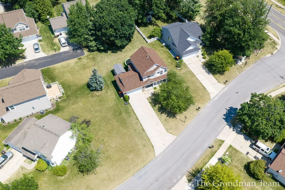 3967 E Deblaay Drive SE Kentwood City, MI 49512