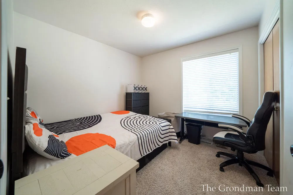 3967 E Deblaay Drive SE Kentwood City, MI 49512