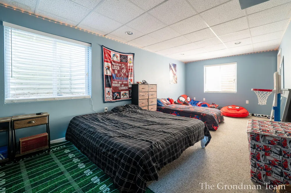3967 E Deblaay Drive SE Kentwood City, MI 49512