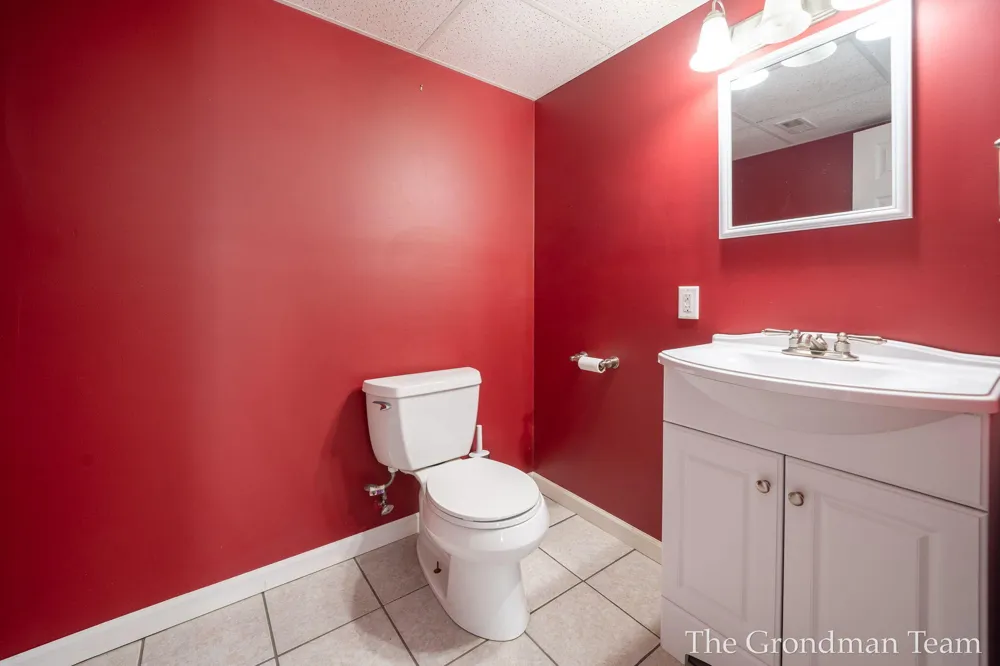 3967 E Deblaay Drive SE Kentwood City, MI 49512