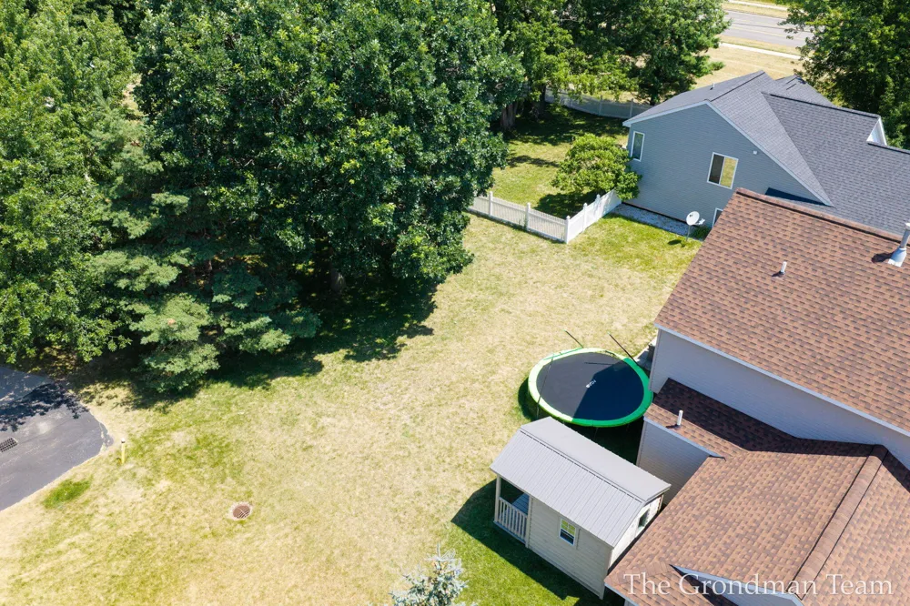 3967 E Deblaay Drive SE Kentwood City, MI 49512