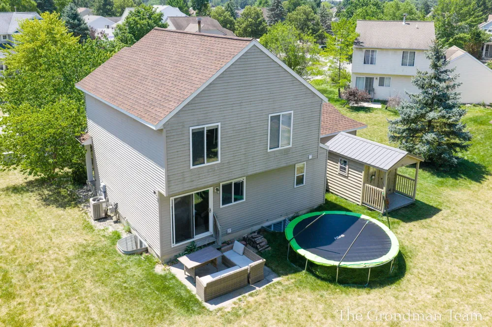 3967 E Deblaay Drive SE Kentwood City, MI 49512