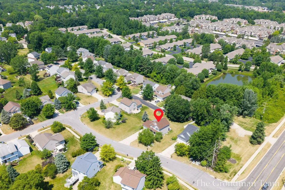 3967 E Deblaay Drive SE Kentwood City, MI 49512