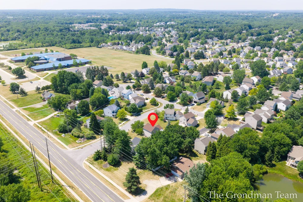 3967 E Deblaay Drive SE Kentwood City, MI 49512