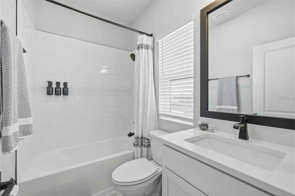 1528 SKYSAIL LANE Sarasota, FL 34240