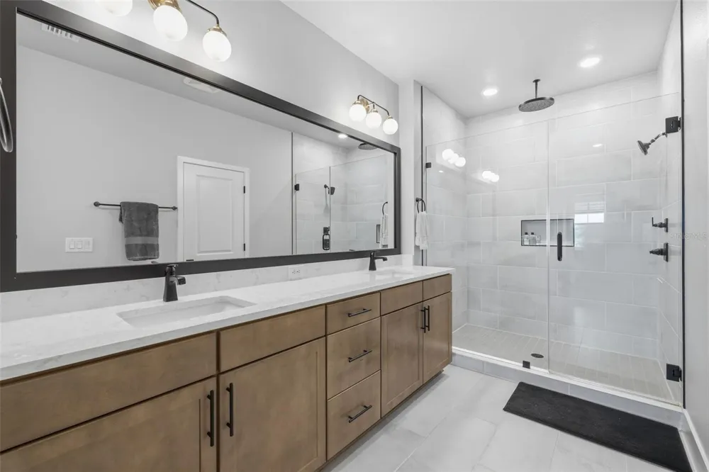 1528 SKYSAIL LANE Sarasota, FL 34240