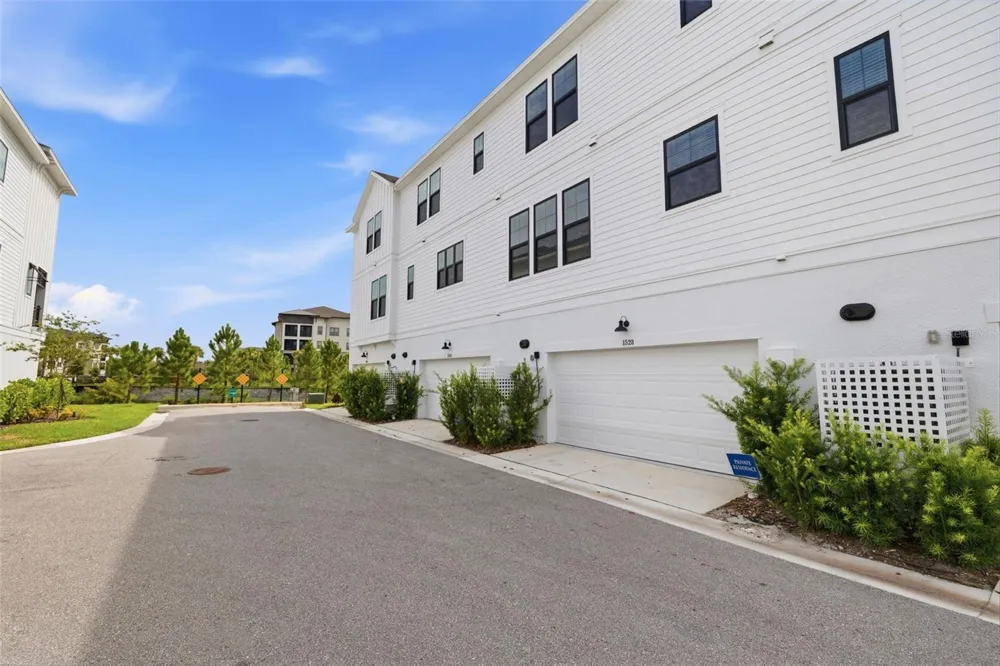1528 SKYSAIL LANE Sarasota, FL 34240