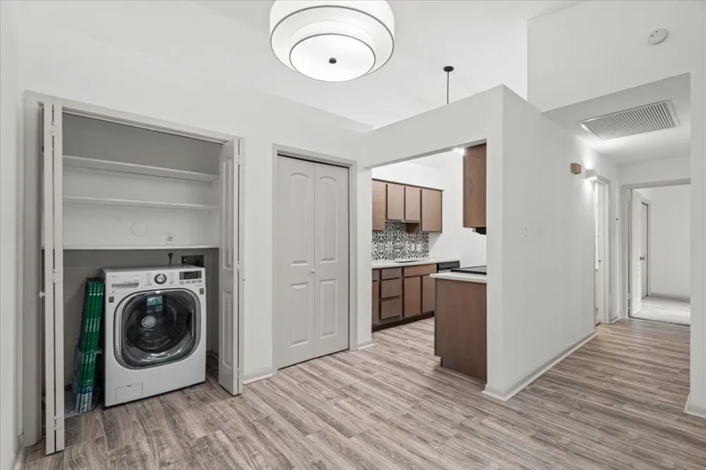 1705 Crossing Place #114 Austin, TX 78741