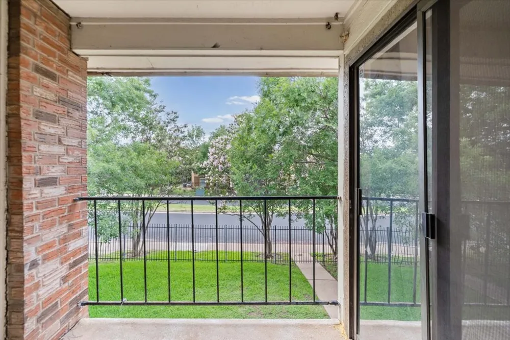 1705 Crossing Place #114 Austin, TX 78741