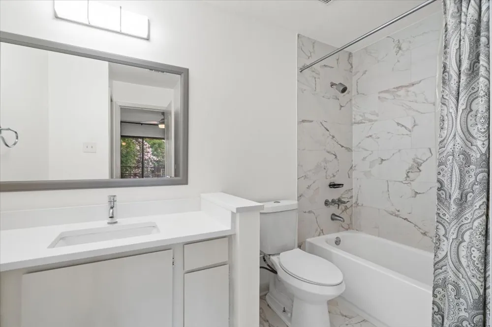 1705 Crossing Place #114 Austin, TX 78741