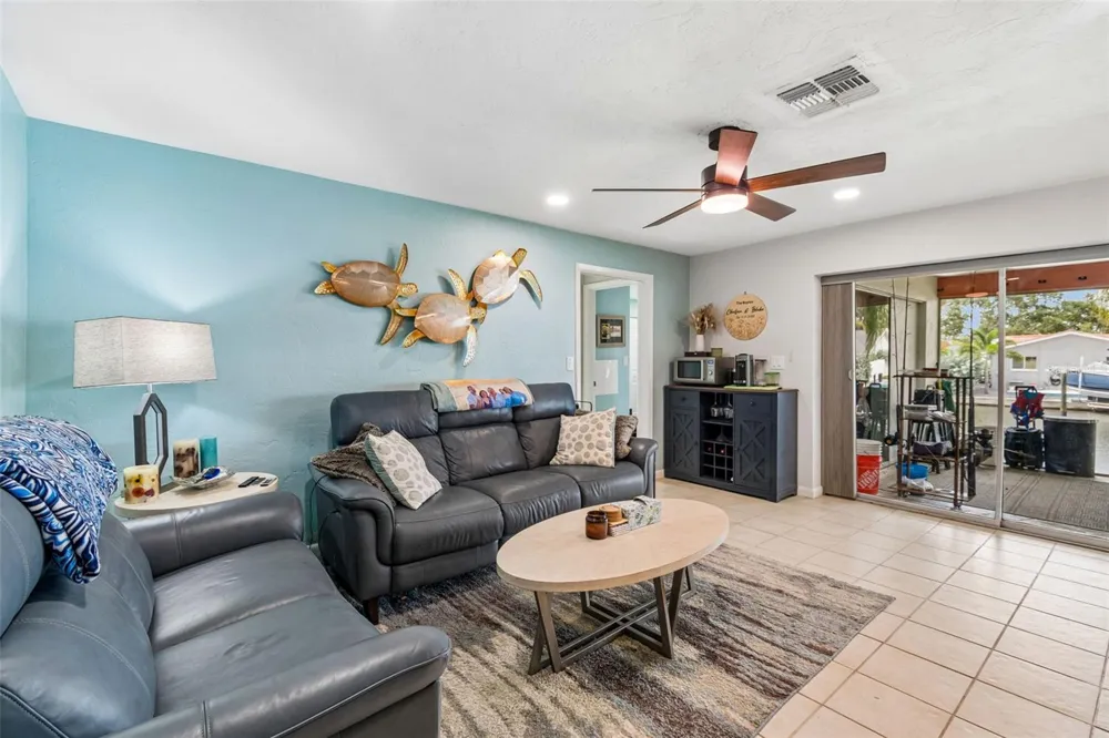 1473 50TH AVENUE NE St Petersburg, FL 33703