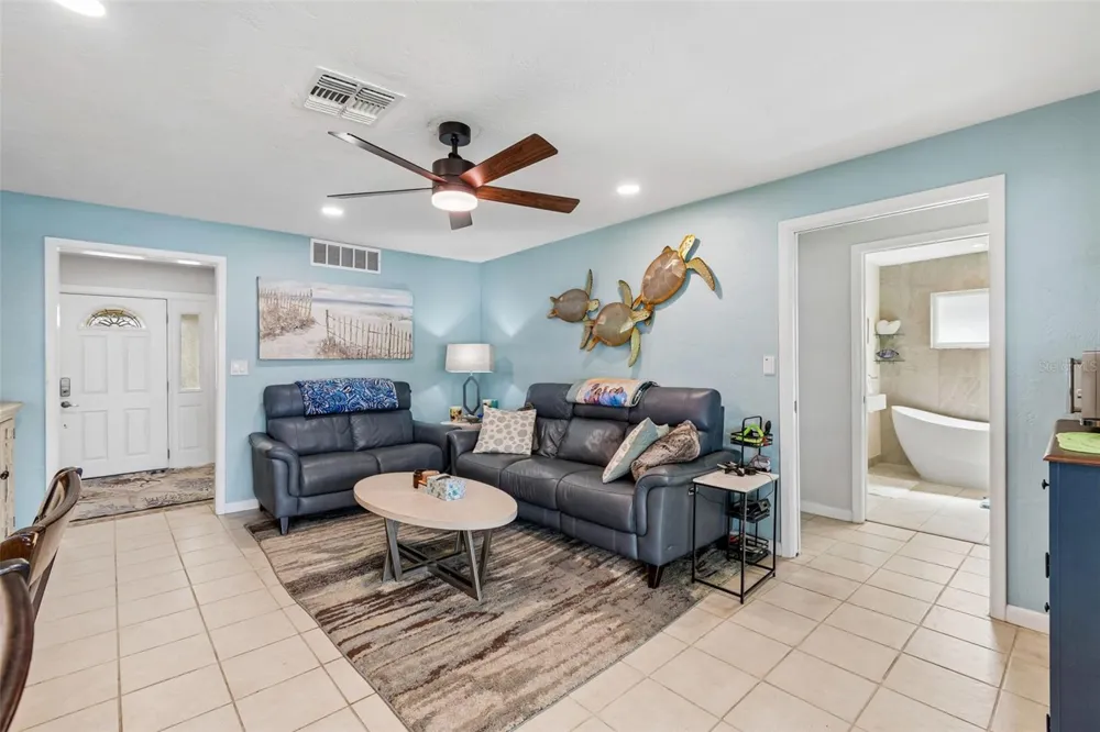 1473 50TH AVENUE NE St Petersburg, FL 33703