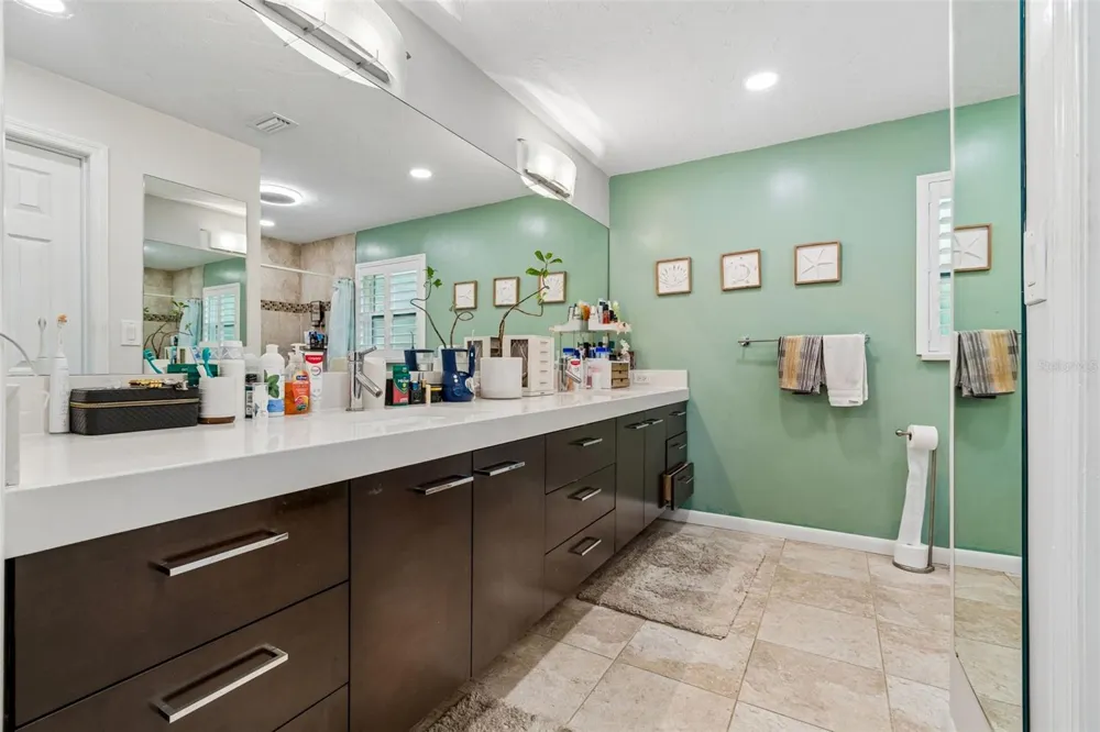 1473 50TH AVENUE NE St Petersburg, FL 33703