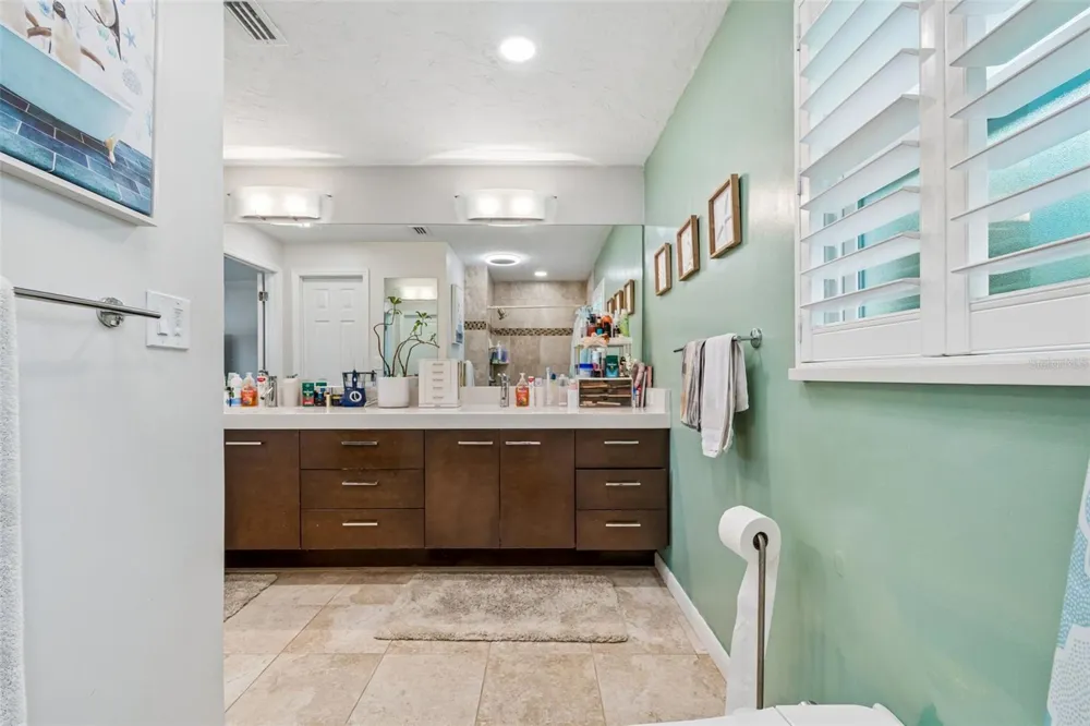 1473 50TH AVENUE NE St Petersburg, FL 33703