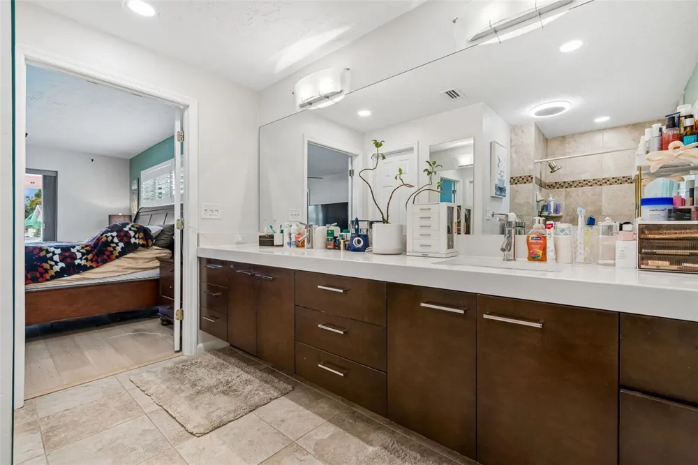 1473 50TH AVENUE NE St Petersburg, FL 33703