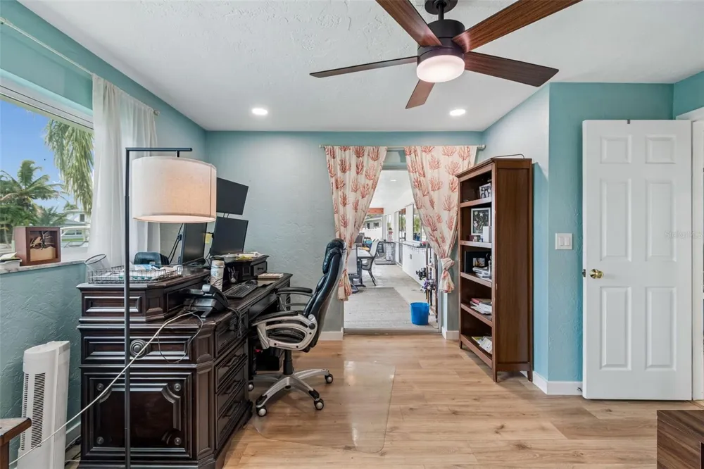 1473 50TH AVENUE NE St Petersburg, FL 33703