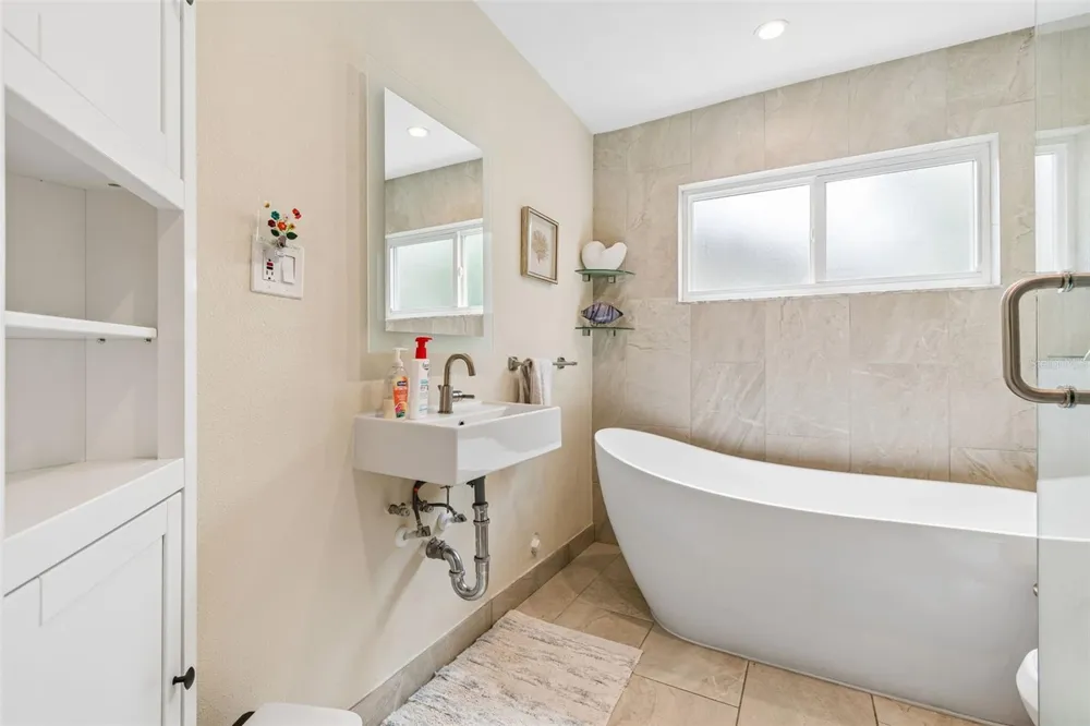 1473 50TH AVENUE NE St Petersburg, FL 33703