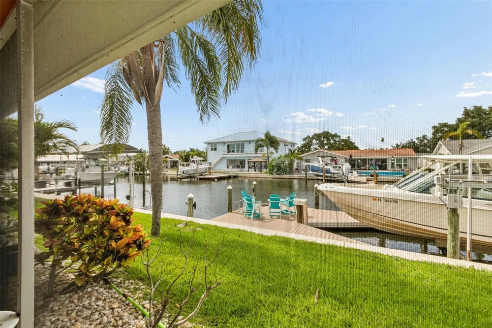 1473 50TH AVENUE NE St Petersburg, FL 33703
