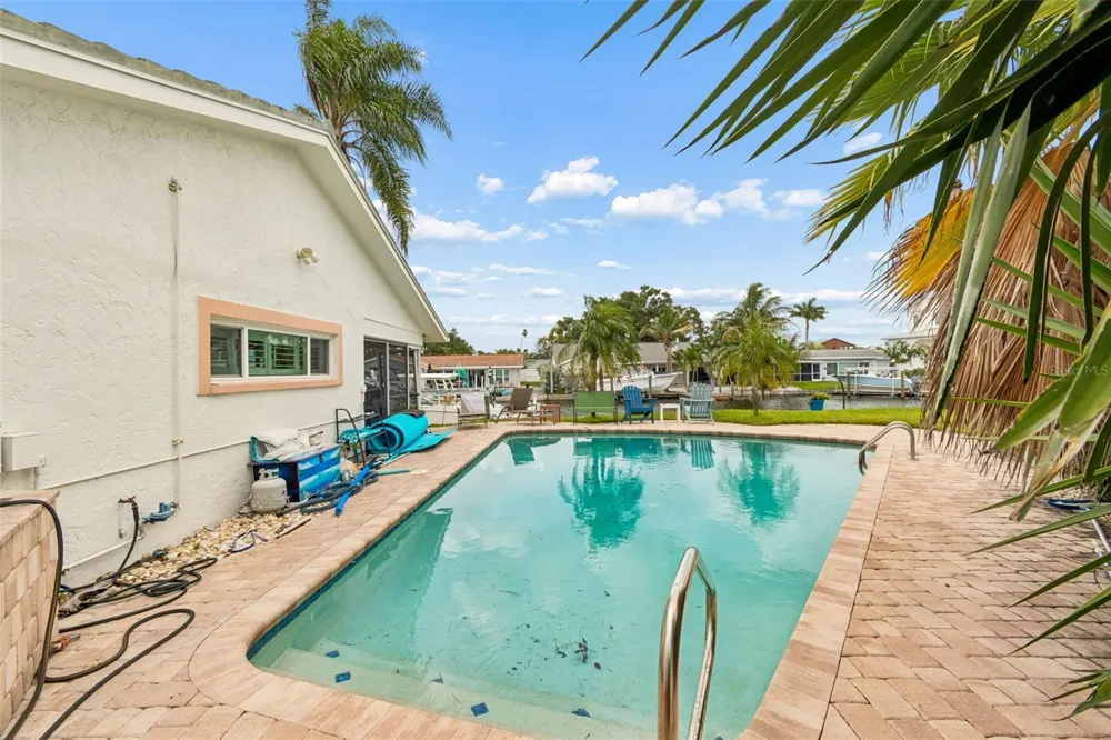 1473 50TH AVENUE NE St Petersburg, FL 33703
