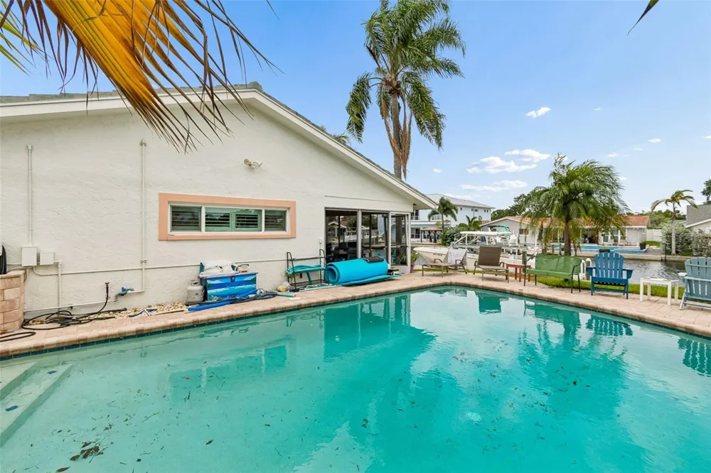 1473 50TH AVENUE NE St Petersburg, FL 33703