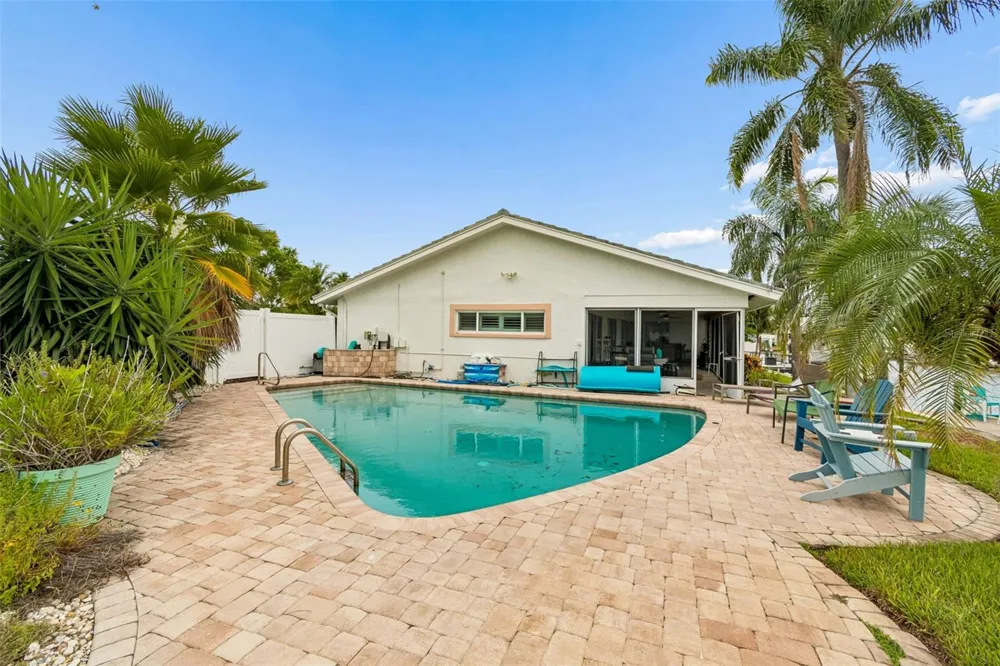 1473 50TH AVENUE NE St Petersburg, FL 33703