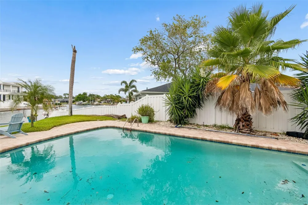 1473 50TH AVENUE NE St Petersburg, FL 33703