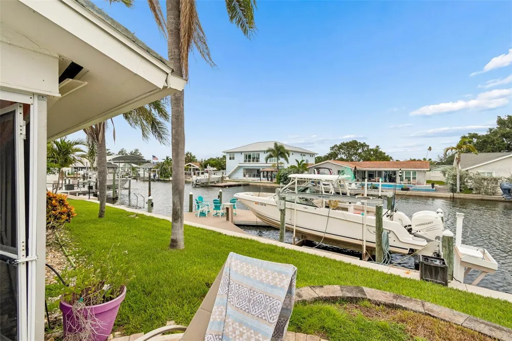 1473 50TH AVENUE NE St Petersburg, FL 33703