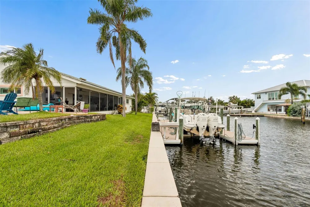 1473 50TH AVENUE NE St Petersburg, FL 33703