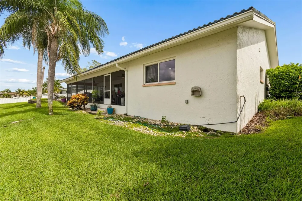 1473 50TH AVENUE NE St Petersburg, FL 33703