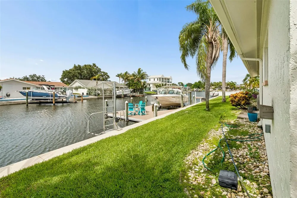 1473 50TH AVENUE NE St Petersburg, FL 33703