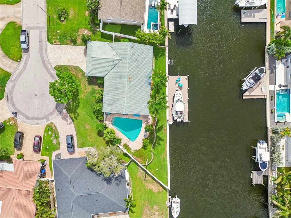 1473 50TH AVENUE NE St Petersburg, FL 33703