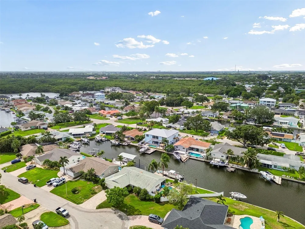 1473 50TH AVENUE NE St Petersburg, FL 33703