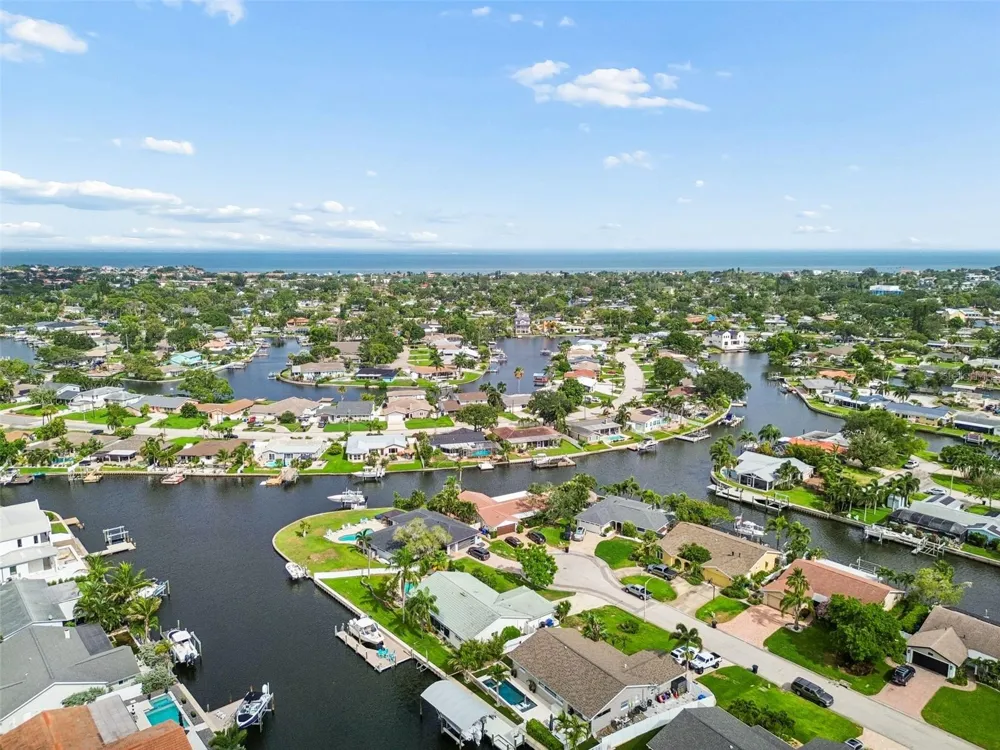 1473 50TH AVENUE NE St Petersburg, FL 33703