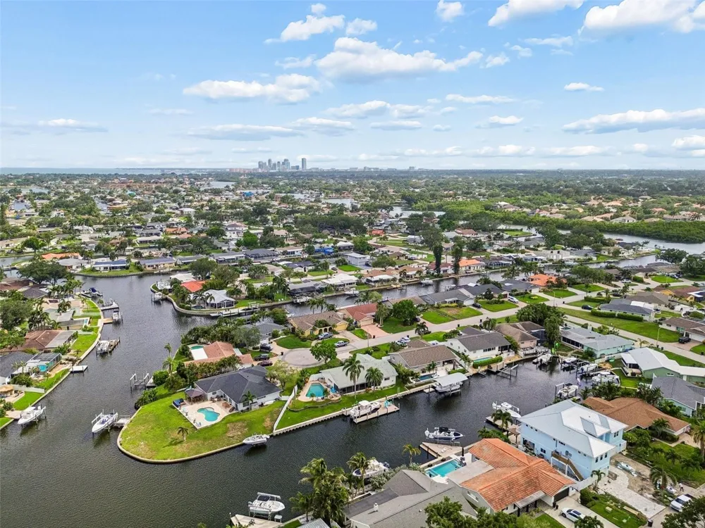 1473 50TH AVENUE NE St Petersburg, FL 33703